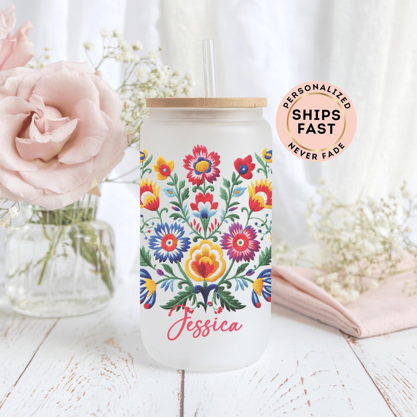 Personalized mom tumbler featuring a custom floral design perfect as a unique Motherโs Day gift for mamma
