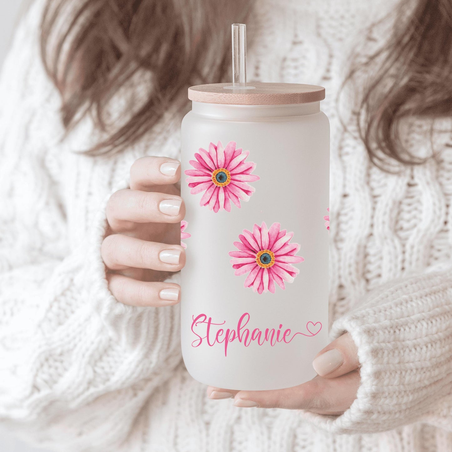 Floral iced coffee glass featuring custom name and daisy print perfect as a trendy and personalized gift