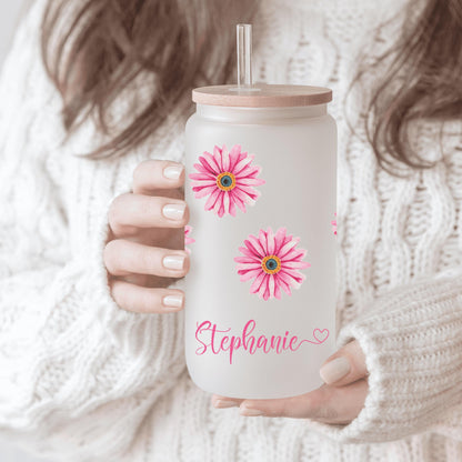 Floral iced coffee glass featuring custom name and daisy print perfect as a trendy and personalized gift