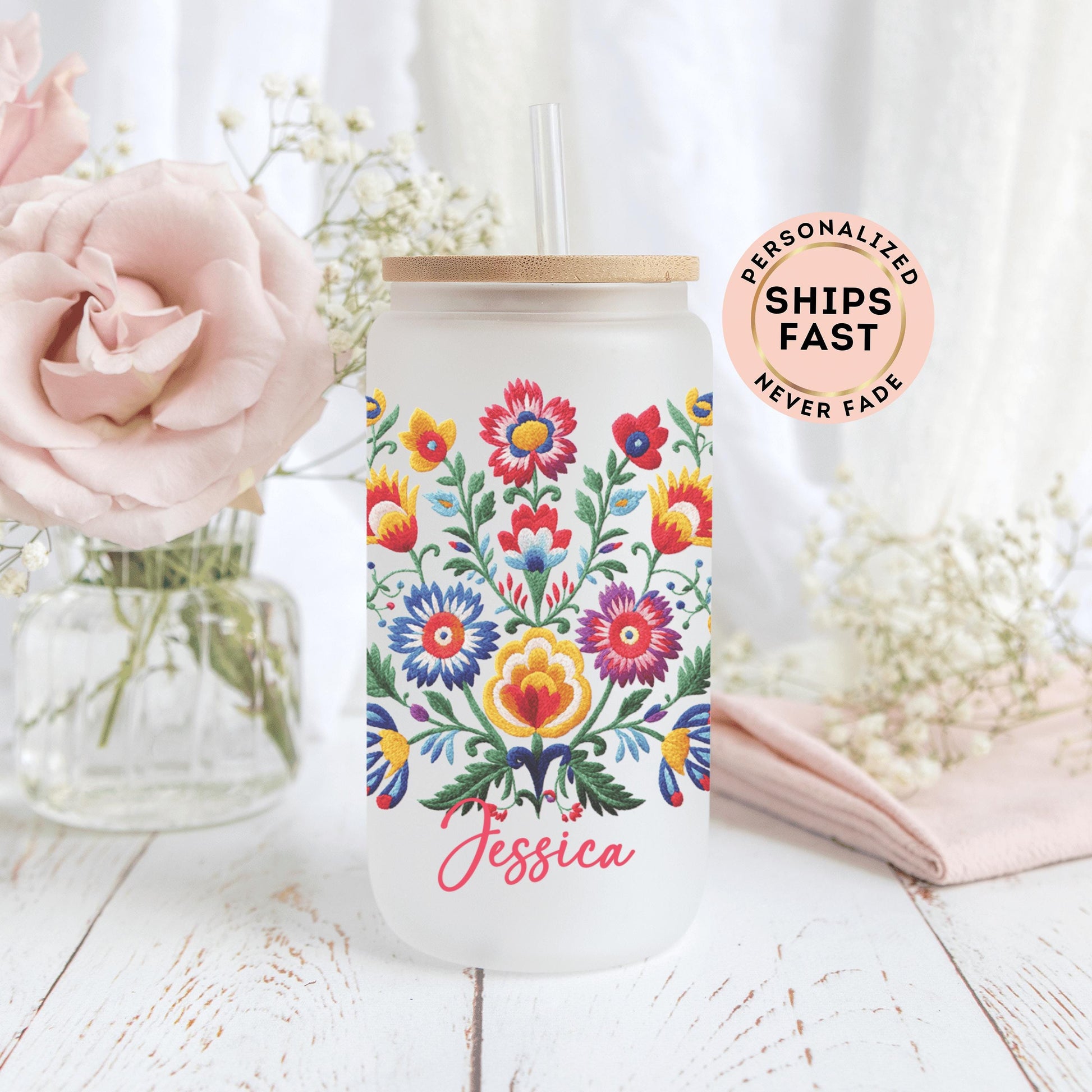 Personalized mom tumbler featuring a custom floral design perfect as a unique Mother’s Day gift for mamma